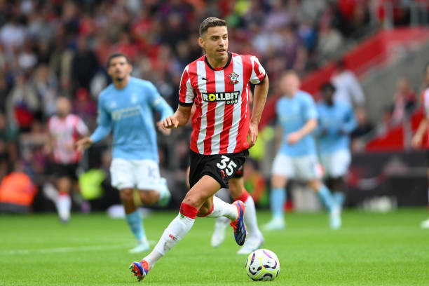 型足球的代 型足球的代