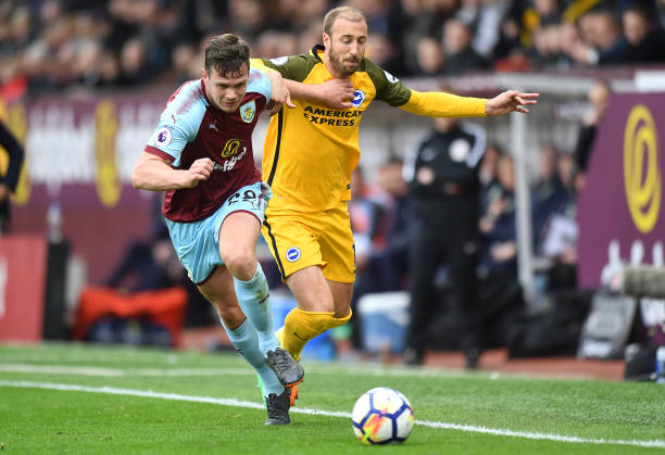 签下效力于 签下效力于